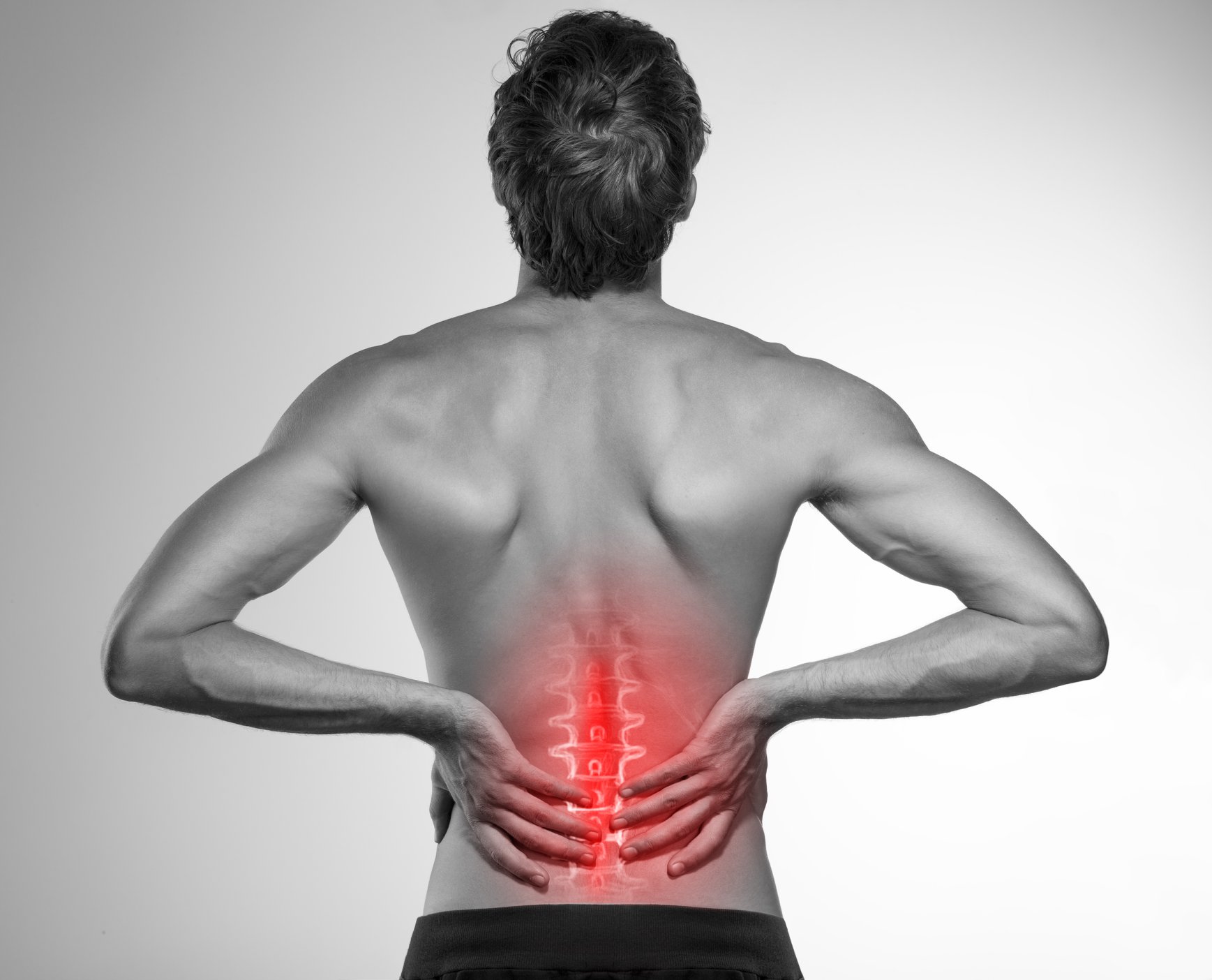 Почему болит спина
